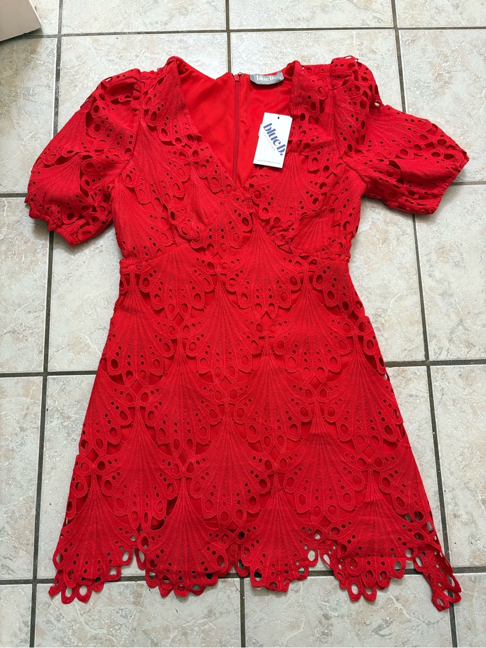 NWT Blue B Collection Red Scalloped Lace Mini Dress Puff Sleeve Size S